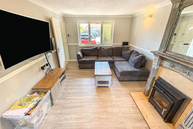 11, Croyde Avenue, Corby photo 4