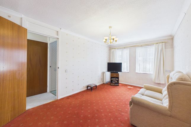 56, Town Bridge Court, Buckinghamshire photo 4