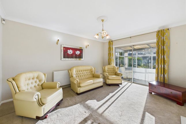 150, Stonelow Road, Dronfield photo 3