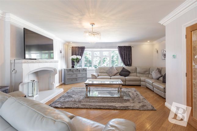1, Dalewood Close, Emerson Park photo 2