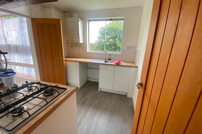 Flat 62, Lyndwood Court, Leicester photo 3