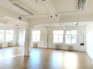 Office to let in Hoxton Street, London