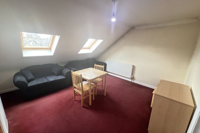 Flat 3, 4 Herbert Road, Southall photo 3