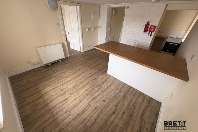Flat 5 Dinas House, 5, Victoria Road, Milford Haven photo 2
