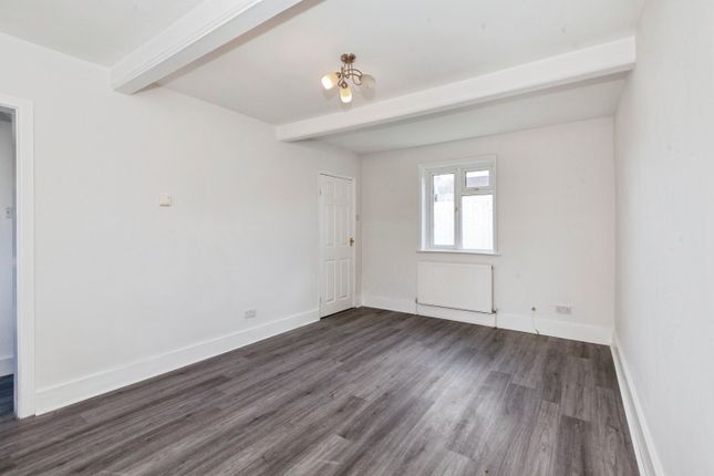 Elliman Avenue, Slough photo 4