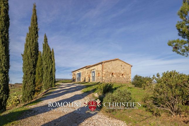 Country house for sale in Gavorrano, Tuscany, Italy