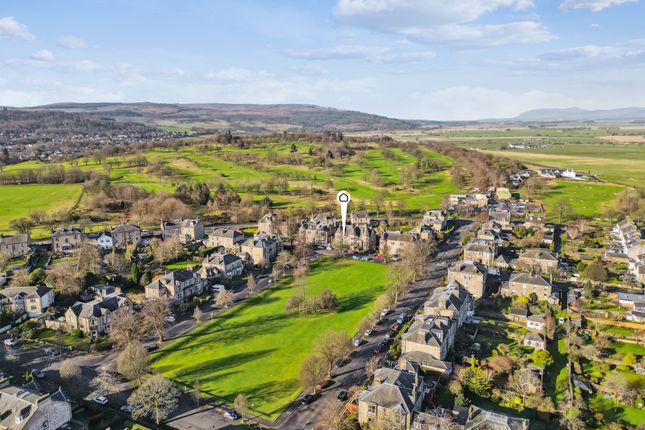 13, Victoria Square, Stirling photo 2