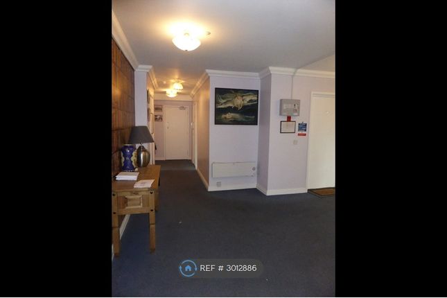 Flat, Wellfield Road, Hatfield photo 3