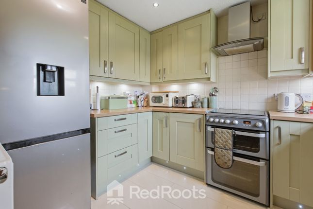 36, Beachill Crescent, Wakefield photo 2