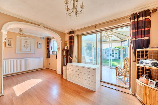 204, Parkfield Drive, Birmingham photo 3