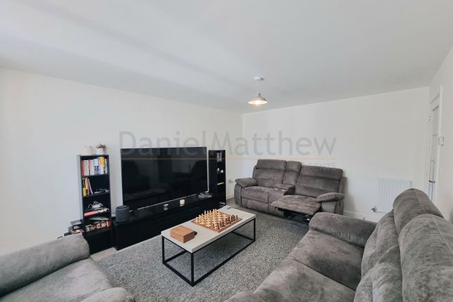 7 Heol Millward, Bridgend photo 4