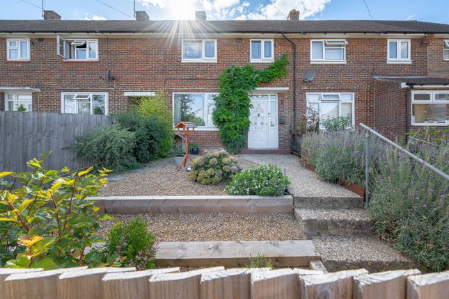 25, Palewell Close, Orpington photo 2