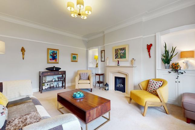 30, Kessington Drive, Glasgow photo 3