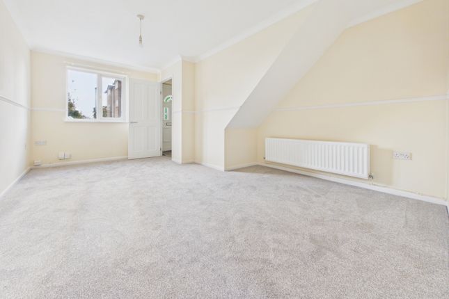 Amber Court, Swindon photo 4