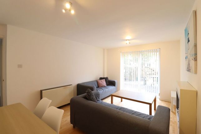 20, Highmoor, Swansea photo 2