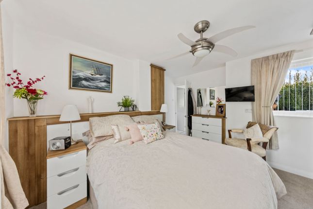 49 Littleton Close, Warrington photo 4