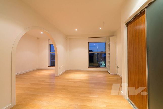 Penthouse for sale in The Gallaries, Abbey Road, St John's Wood
