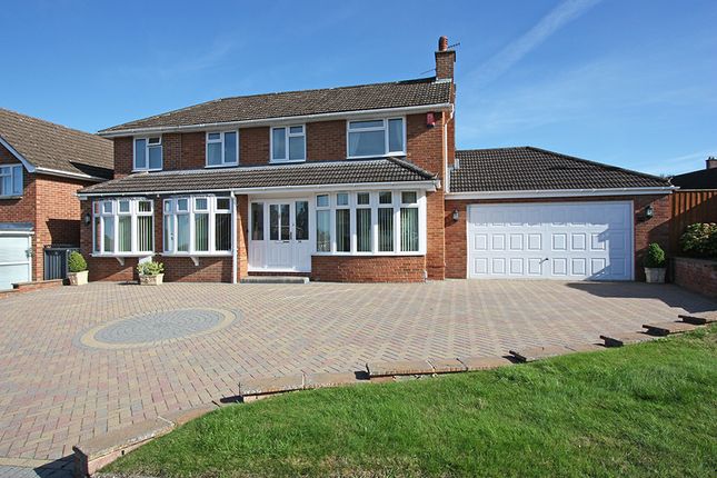 Thumbnail Detached house for sale in Windsor Road, Swindon