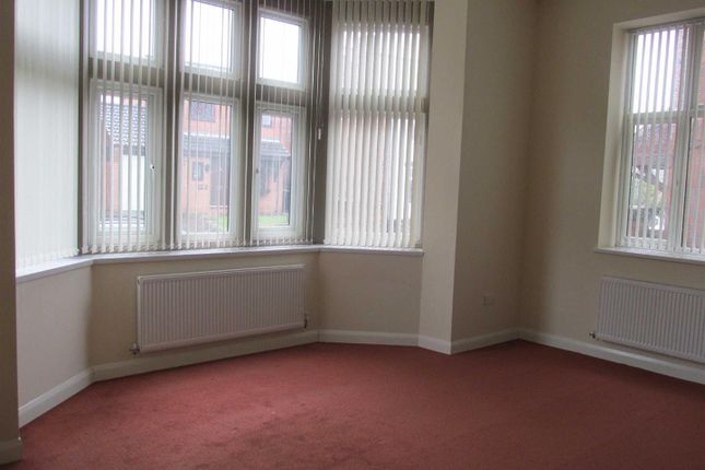 Flat 1, St Pauls Court, Wednesbury photo 4