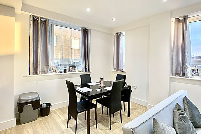 Flat 11, **WALKING DISTANCE TO THE TRAIN STATION**Dane Street, Bedford photo 3
