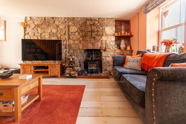 Cottage Lounge