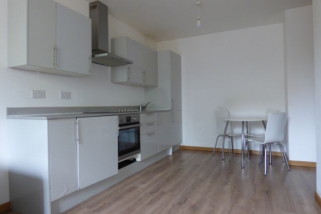 Flat 3, The Quadrant, Swindon photo 2