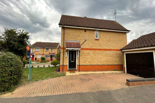 End terrace house to rent in Heron Close, Rayleigh