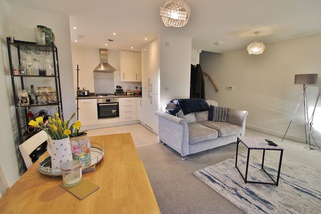 3 Montgomery House, Marrelsmoor Avenue, Waterlooville photo 2