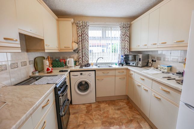6 Scott Avenue, Morecambe photo 4