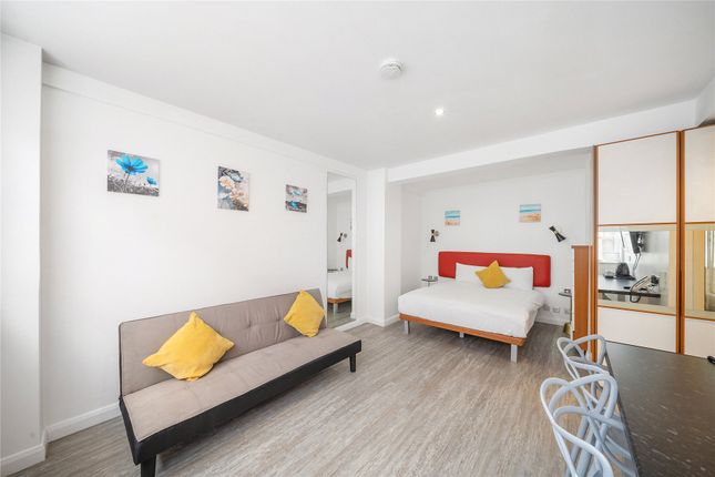 Studio flat on G07 Roland House, 121, Old Brompton Road, London, £2,500/mo