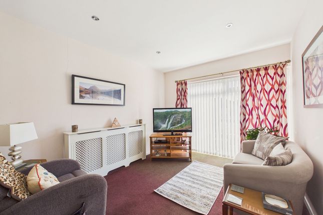 39 Longwood Close, Newcastle Upon Tyne photo 3
