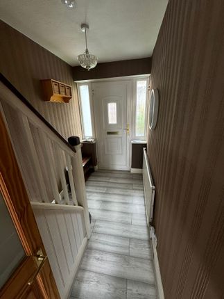 18, Maypole Crescent, Ilford photo 2