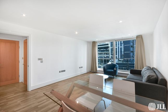 790, Kestrel House, 2, St. George Wharf, London photo 2