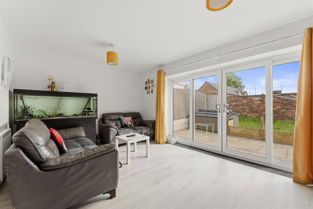 5, Ferndale Close, Finedon photo 4