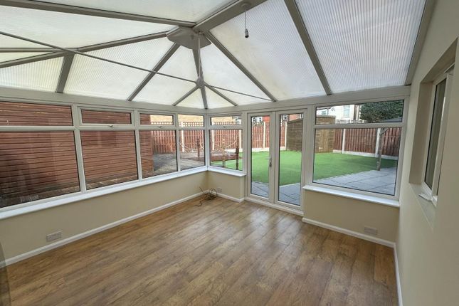 35, Shaw Avenue, Normanton photo 5
