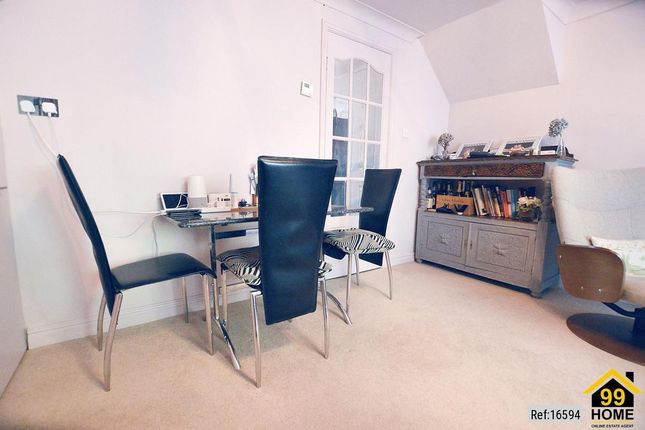 10, Gainsborough Close, Torquay photo 4