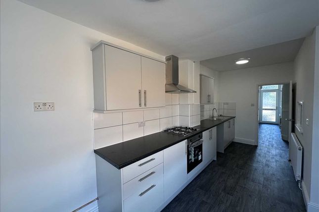8, Henderson Avenue, Scunthorpe photo 5