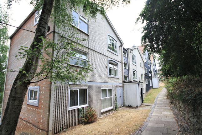 2 bed flat to rent in Ladbrooke Place, Norwich NR1