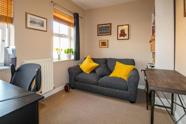 Town house for sale in Ashworth Square, Wakefield
