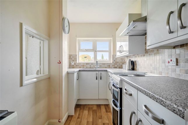 Flat 19, Priory Lodge, 49A, Glebe Way, West Wickham photo 2