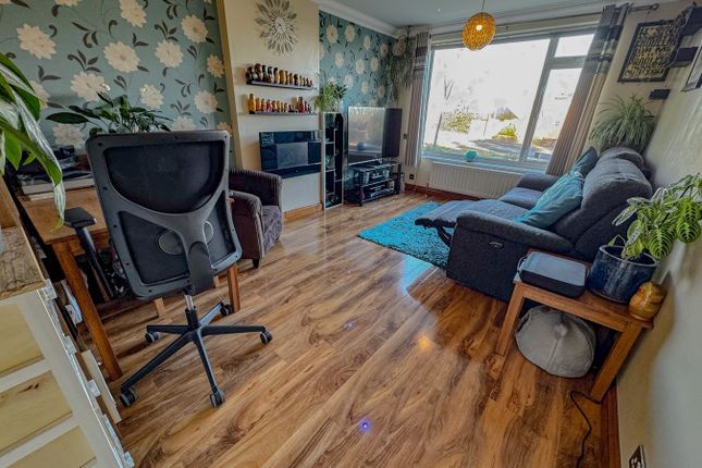 223, Cutlers Place, WIMBORNE photo 3