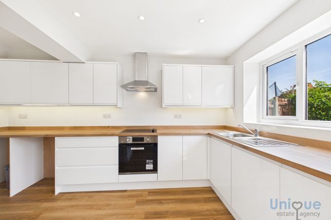 34, Kenilworth Avenue, Fleetwood photo 2