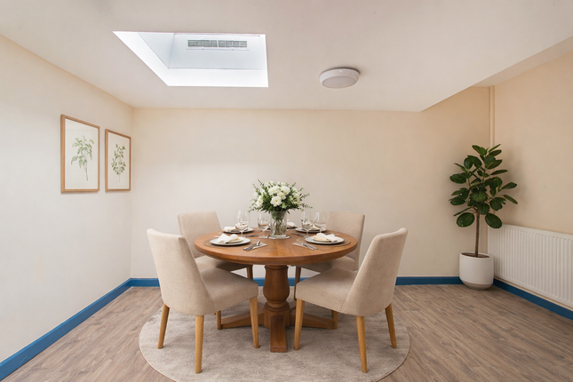 30a, London Road, Tetbury photo 2