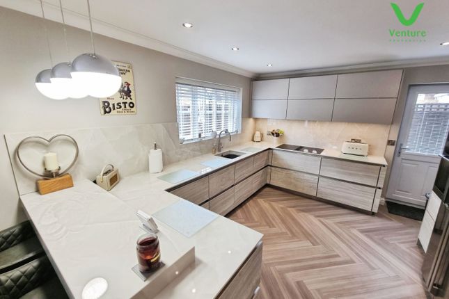 14, Weavers Croft, Crook photo 4