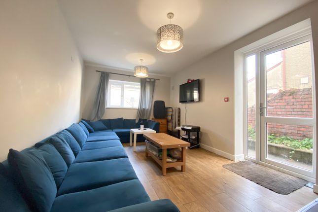 8-bed terraced on 11, Llanbleddian Gardens, Cardiff, £4,400/mo