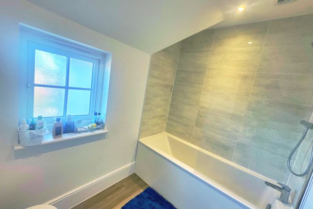 9 Edward Drive, New Farnley, Leeds photo 2