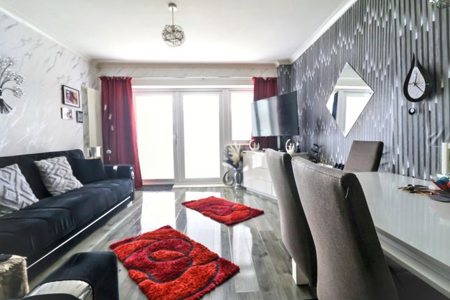 31, Broomhill Crescent, Erskine photo 4
