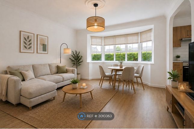 Flat, Greenlea Keyhaven Road, Lymington photo 2