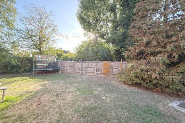 58, Bornedene, Potters Bar photo 2