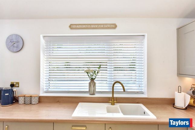 5, Mellowdew Road, Stourbridge photo 4